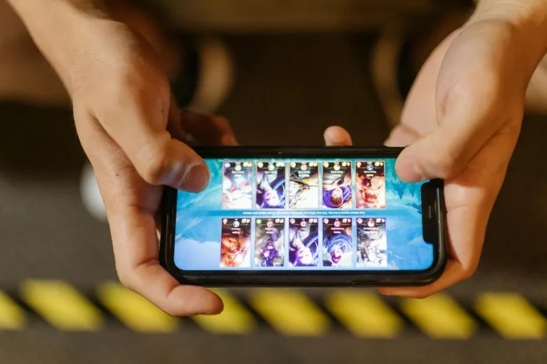 Mobile Gacha Games Aren't Anime. They're Just Wearing Anime's Clothes.