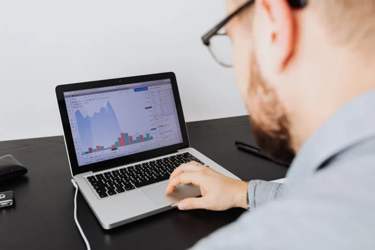 redeepseek.com and the Rise of Niche Tech Search Intent